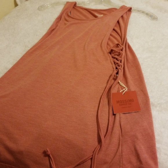 NWT Mossimo Tank - Picture 2 of 3